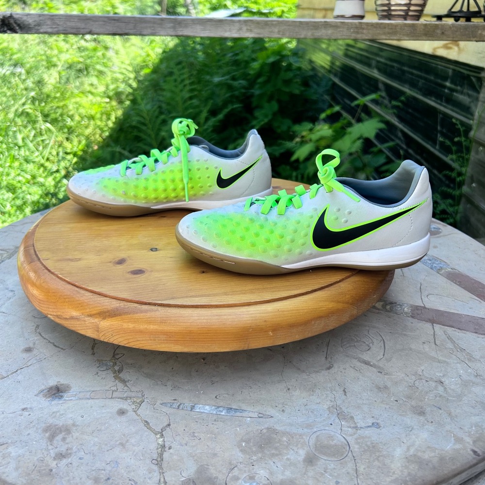 MagistaX Onda II IC Soccer Shoes Kids Size 3.5Y Platinum Green Nike - Picture 4 of 8
